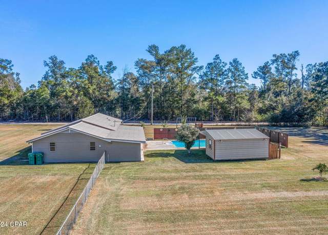 Property at 4345 Lakewood Dr, Marianna, FL 32448, 3 beds, 2 baths