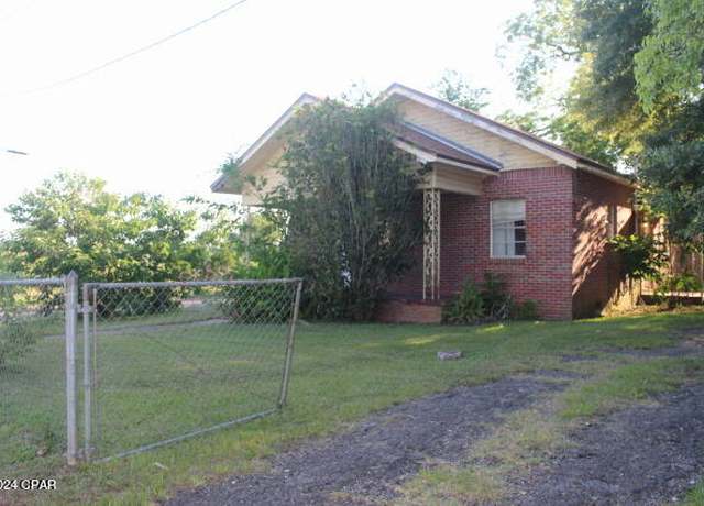 Property at 2851 Chipola St, Marianna, FL 32448, 3 beds, 1 bath