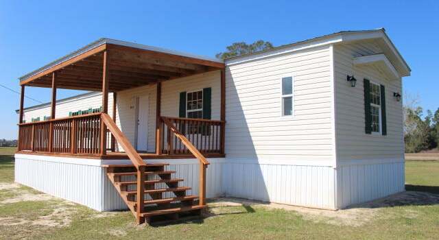 Photo of 5012 3rd Ave, Malone, FL 32445