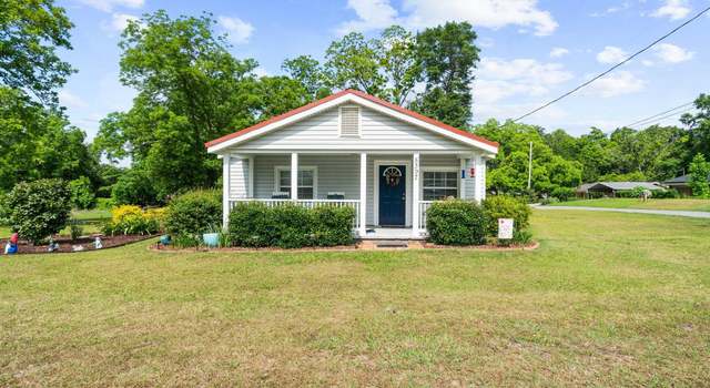 Photo of 5397 College Dr, Graceville, FL 32440