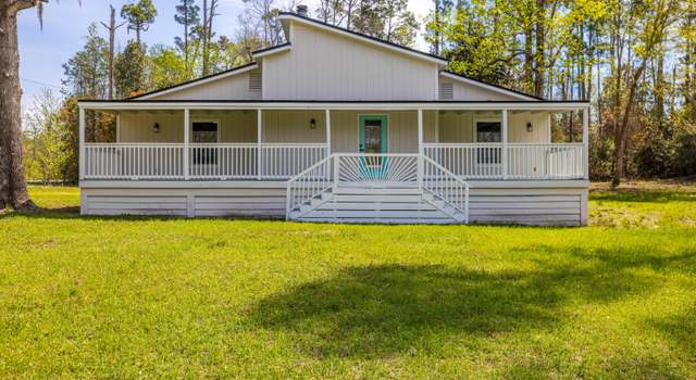 Photo of 976 Daniel Dr, Alford, FL 32420