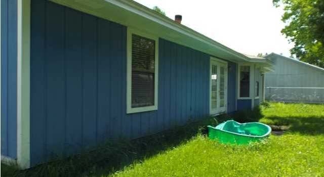 Photo of 701 Hummingbird St, Lynn Haven, FL 32444