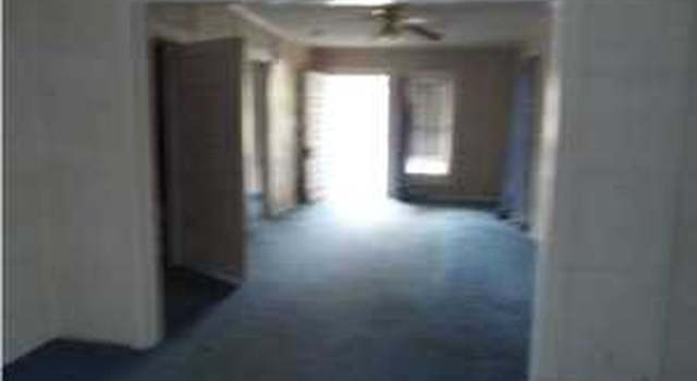Photo of 340 N 3rd St, Wewahitchka, FL 32465