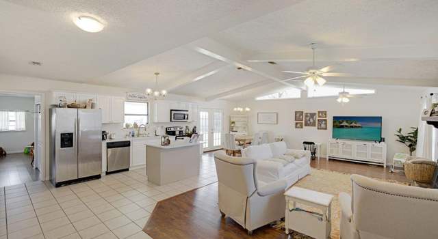 Photo of 2702 Airport Rd, Panama City, FL 32405
