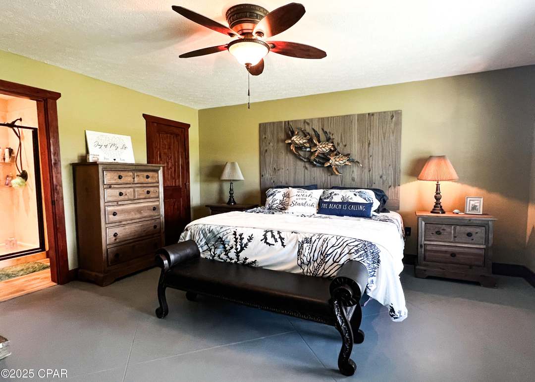 417 New Mexico Dr, Mexico Beach, FL 32456