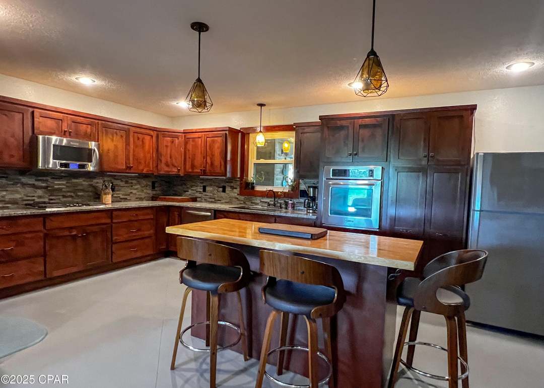 417 New Mexico Dr, Mexico Beach, FL 32456