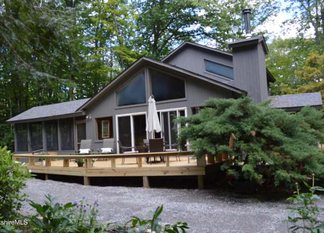 Property at 113 Iroquois Ave, Becket, MA 01223, 5 beds, 3 baths