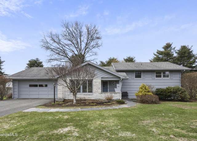 Property at 53 Oak Hill Rd, Pittsfield, MA 01201, 3 beds, 2.5 baths