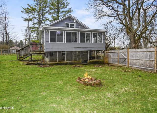 Property at 41 Bryant St, Pittsfield, MA 01201, 2 beds, 1 bath