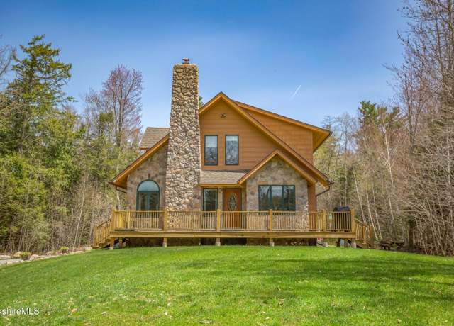 Property at 24 Evergreen Dr, Otis, MA 01253, 3 beds, 2 baths