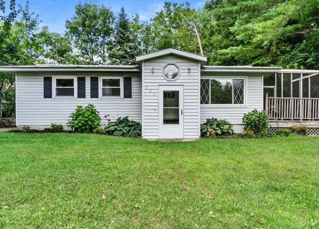 Property at 100 Cummings Ave, Pittsfield, MA 01201, 2 beds, 1 bath