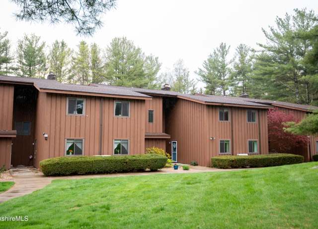 Property at 33 Churchill Crst #33, Pittsfield, MA 01201, 2 beds, 1.5 baths