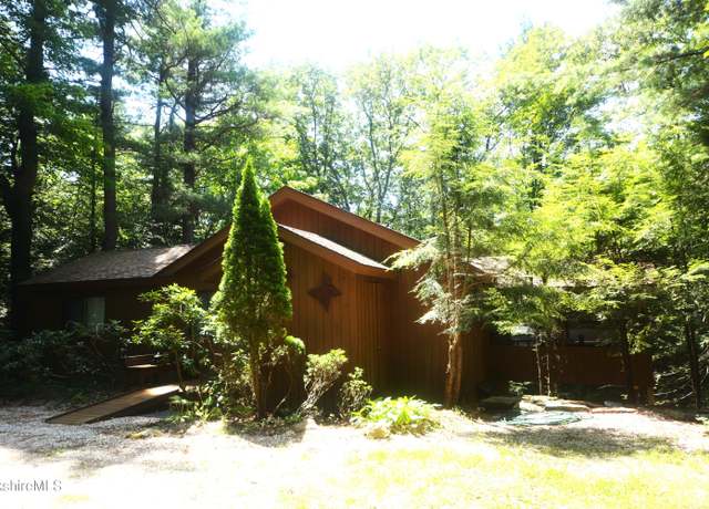 Property at 197 Clubhouse Dr, Otis, MA 01253, 3 beds, 2.5 baths