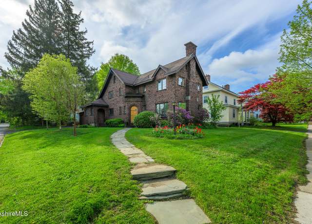 Property at 121 Wendell Ave, Pittsfield, MA 01201, 3 beds, 2.5 baths