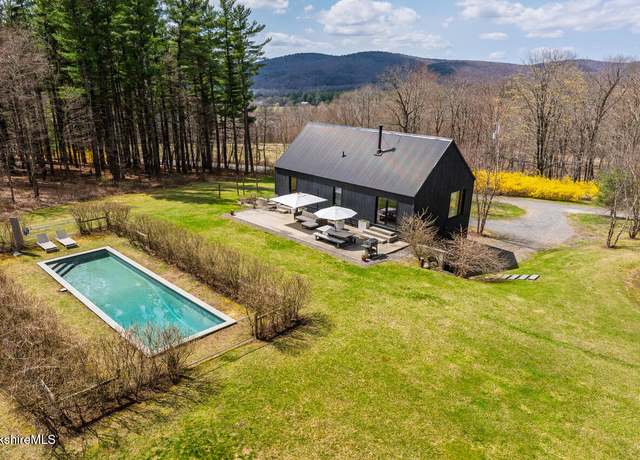 Property at 90 Overlook Dr, Hillsdale, NY 12529, 3 beds, 2 baths