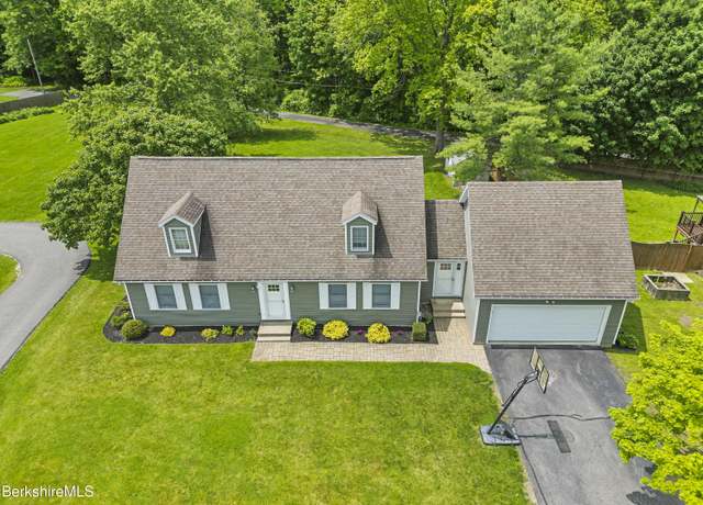 Property at 4 Faucett Ln, Pittsfield, MA 01201, 4 beds, 3 baths