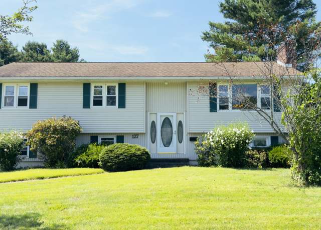 Property at 127 Oak Hill Rd, Pittsfield, MA 01201, 3 beds, 2.5 baths