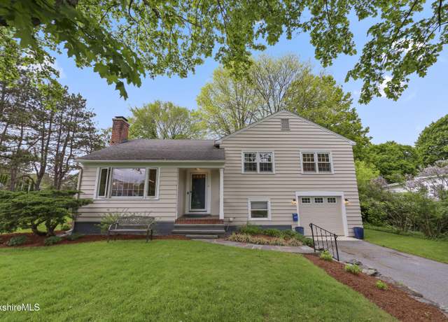 Property at 4 Woodlawn Dr, Williamstown, MA 01267, 3 beds, 3 baths