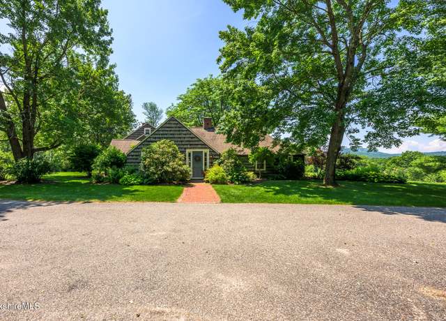 Property at 411 E New Lenox Rd, Pittsfield, MA 01201, 4 beds, 2.5 baths
