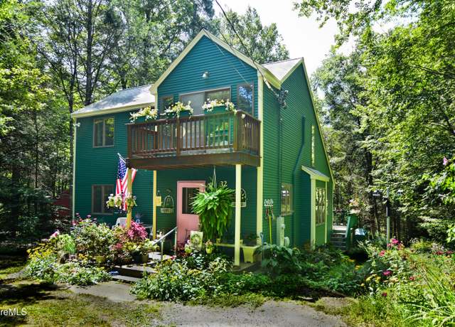Property at 32 Woodchuck Holw, Tolland, MA 01034, 3 beds, 2 baths