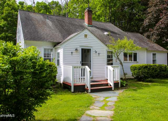Property at 31 Oxbow Rd, Charlemont, MA 01339, 3 beds, 2.5 baths