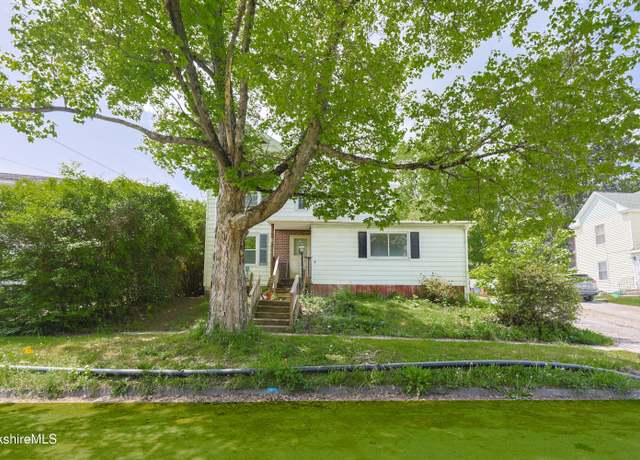 Property at 77 King St, Pittsfield, MA 01201, 3 beds, 1.5 baths