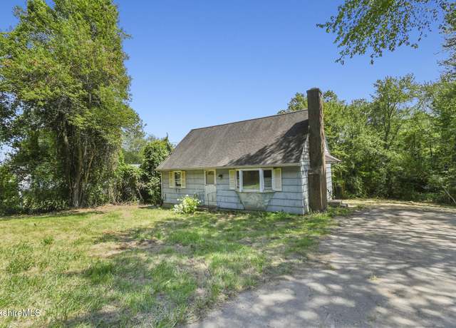 Property at 33 Granville Rd, Southwick, MA 01077, 4 beds, 1 bath