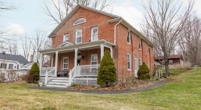 Photo of 481 Maple St, Hinsdale, MA 01235