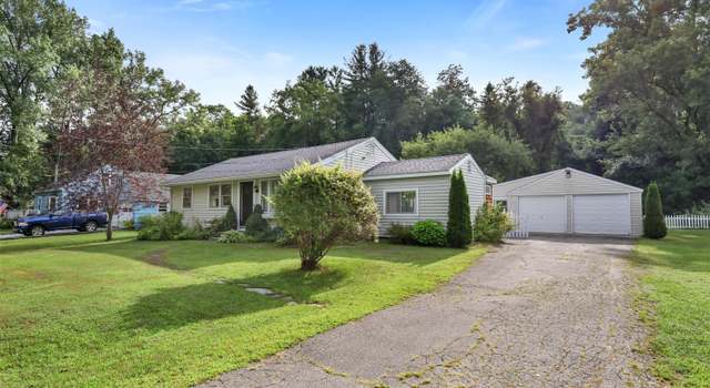 Photo of 16 E New Lenox Rd, Lenox, MA 01240