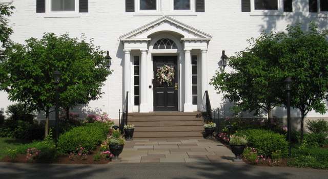 Photo of 33 Maplewood Ave #202, Pittsfield, MA 01201