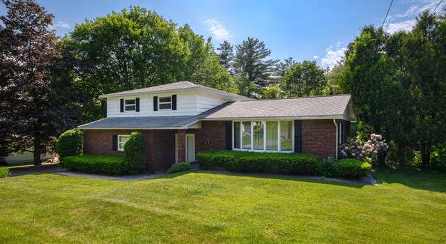 Photo of 31 Autumn Dr, North Adams, MA 01247
