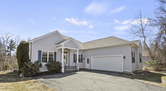 Photo of 140 Pine Cone Ln, Hinsdale, MA 01235