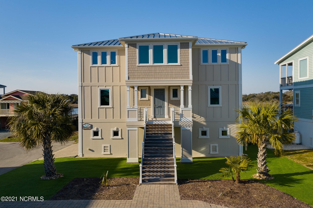 200 yacht watch holden beach