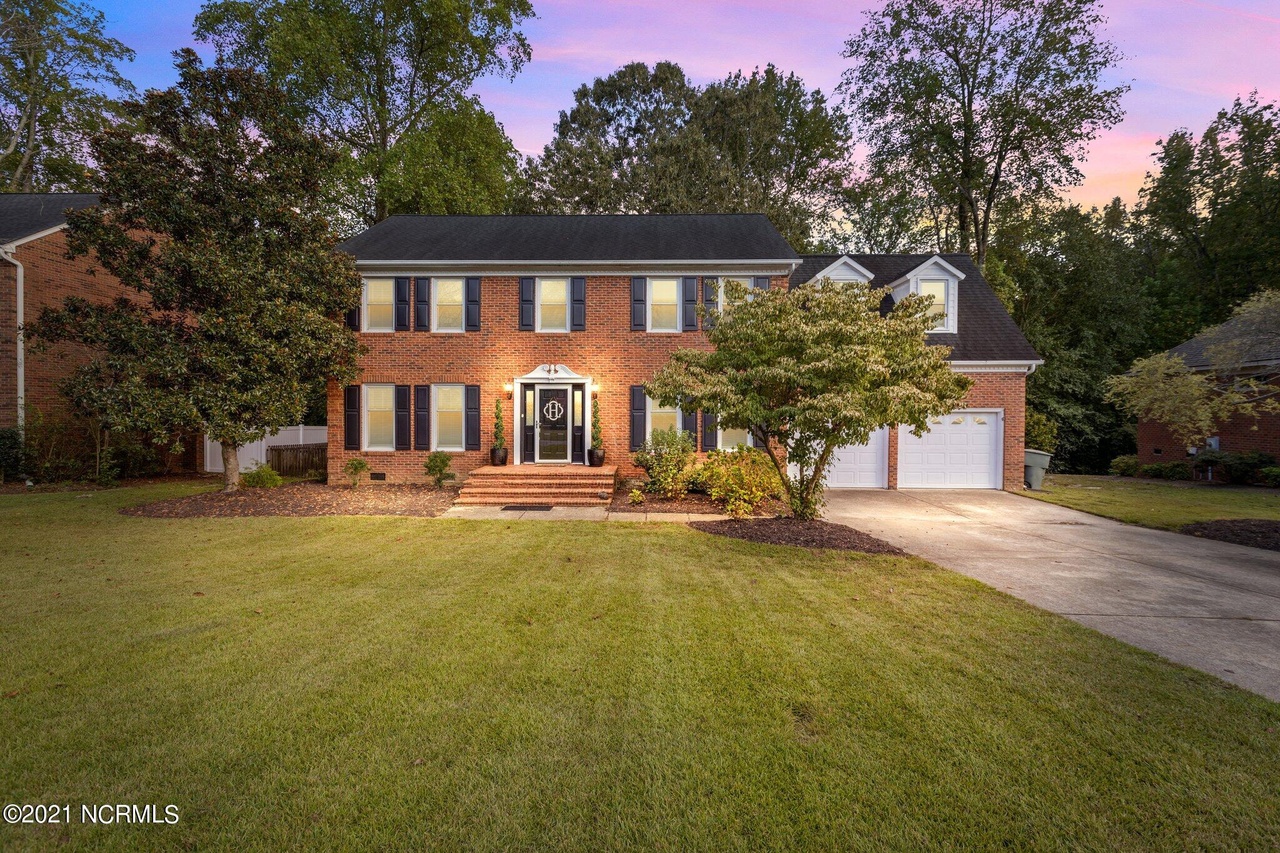 1812 Crooked Creek Rd, Greenville, NC 27858