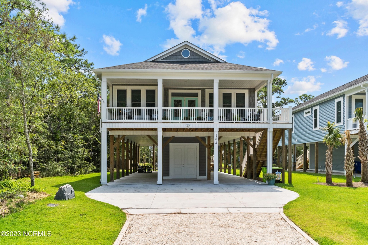 223 NE 55th St, Oak Island, NC 28465 | MLS# 100397986 | Redfin