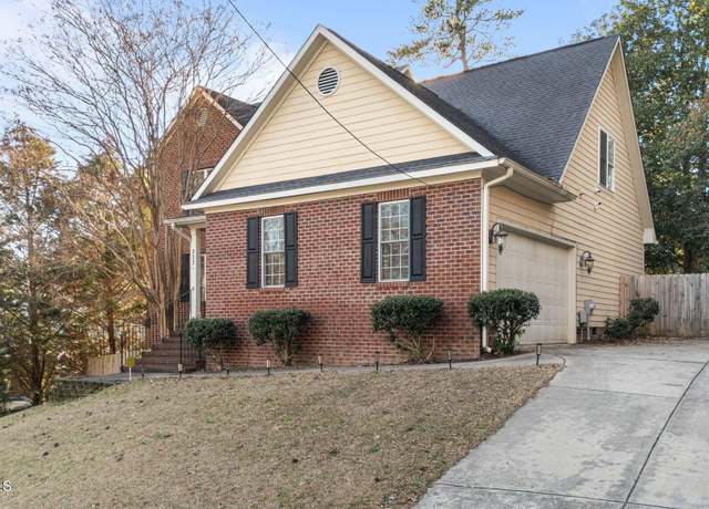 Property at 823 Azalea Dr, Fayetteville, NC 28301, 4 beds, 2.5 baths