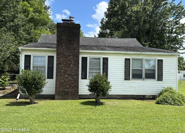 Property at 425 E Thurman Rd, New Bern, NC 28560, 3 beds, 2 baths