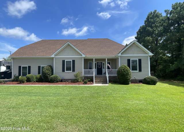 Property at 102 Bay Shore Ct, Maple, NC 27956, 4 beds, 2.5 baths
