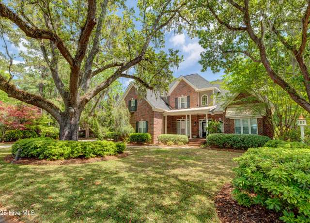 Property at 3525 Masonboro Loop Rd, Wilmington, NC 28409, 5 beds, 3.5 baths