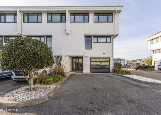 Property at 5431 Marina Club Dr, Wilmington, NC 28409, 4 beds, 3.5 baths