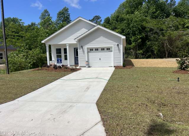 Property at 410 Hadnot Ave, Maysville, NC 28555, 3 beds, 2 baths