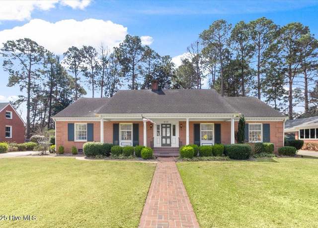 Property at 615 W Main St, Mount Olive, NC 28365, 6 beds, 5 baths
