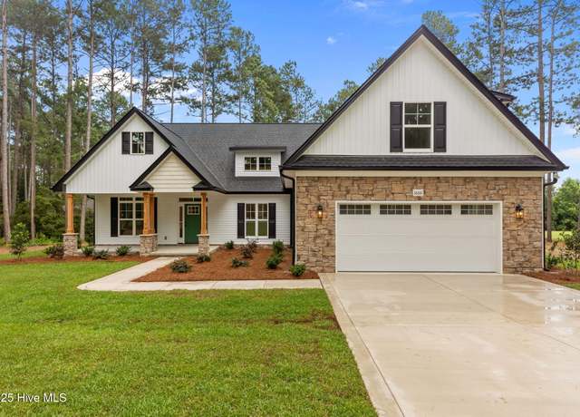 Property at 16661 Titmouse Ct, Wagram, NC 28396, 4 beds, 3.5 baths