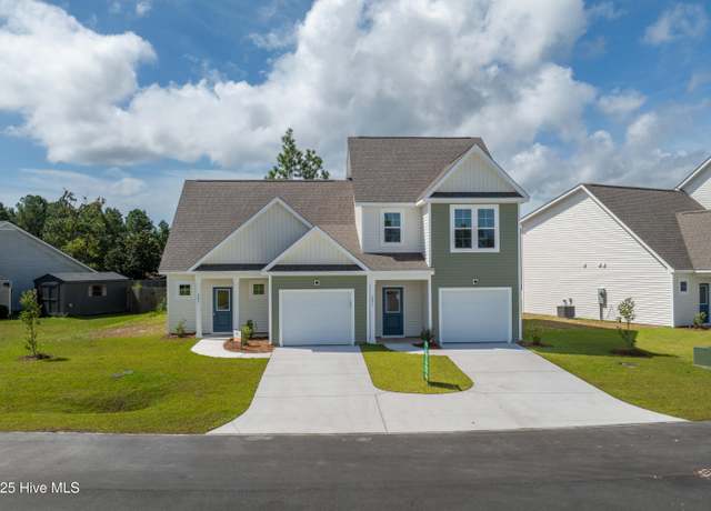 Property at 207 Sandpiper Pl, Holly Ridge, NC 28445, 3 beds, 2.5 baths