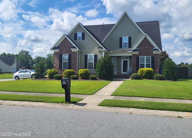 Property at 3201 Pacolet Dr, Greenville, NC 27834, 4 beds, 2.5 baths