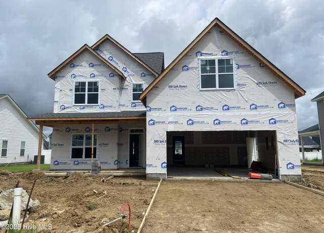 Property at 316 Oleander Dr, Greenville, NC 27858, 4 beds, 3.5 baths