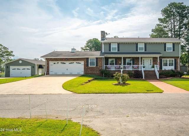 Property at 552 Lamont St, Belhaven, NC 27810, 4 beds, 2.5 baths