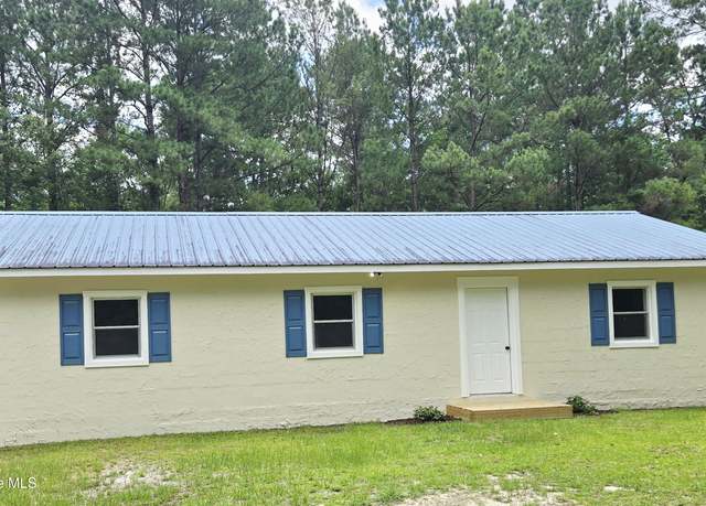 Property at 369 Tanglewood Acres Dr, Whiteville, NC 28472, 2 beds, 1.5 baths