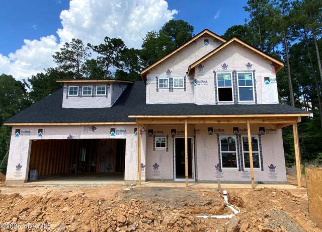 Property at 471 Crichton Ct, Fayetteville, NC 28311, 4 beds, 2.5 baths