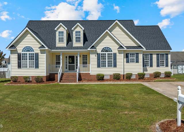 Property at 2712 Camille Dr, Winterville, NC 28590, 3 beds, 2 baths